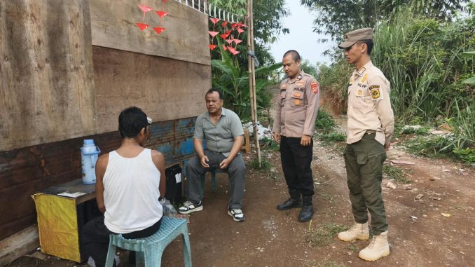 Polsek Rumpin Tindak Lanjuti Aduan 110 Terkait Pembakaran Bungkus Permen dan Obat untuk Mengambil Aluminium Foil – KABAR AKURAT